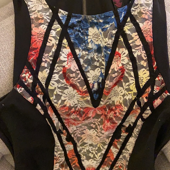 MATERIAL GIRL stretchy dress 👗 - Picture 2 of 5